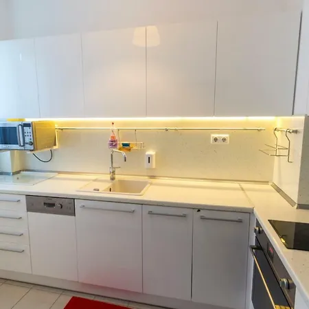 Apartment Лазурен Апартамент