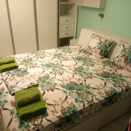 Лазурен Апартамент * Burgas